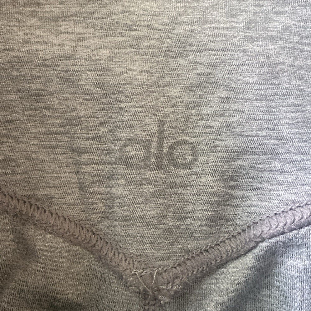 *flaw* Alo Yoga Leggings Size Small - Picture 2 of 10